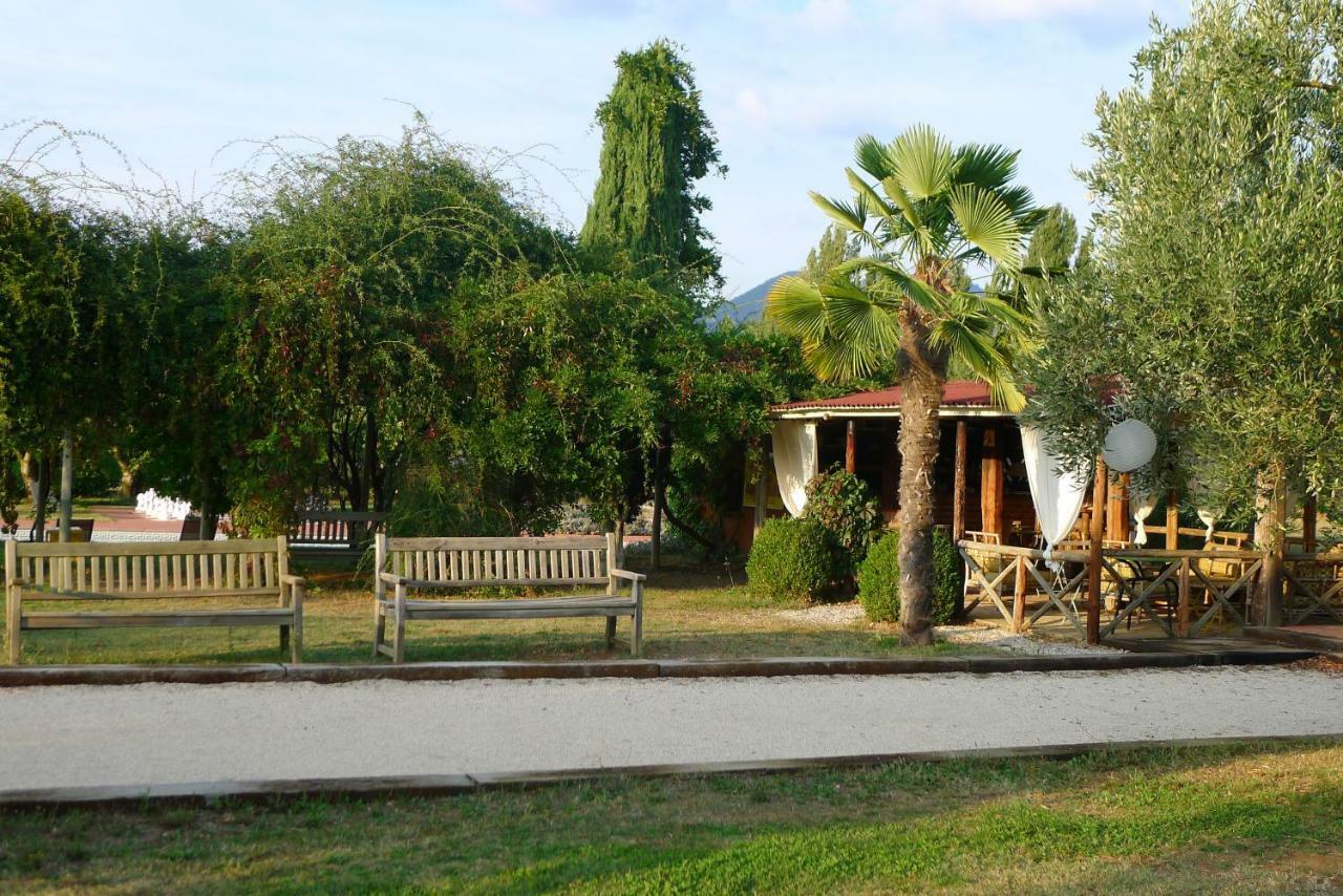 Les Piegonnaises - 2 Roulottes Villa Exteriör bild